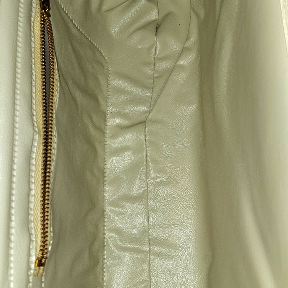 Classic Vintage Handbag - Picture 3 of 5